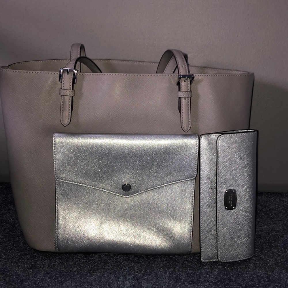 💗SALE💗Michael Kors bag with matching wallet